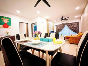 Huoneisto, 3 makuuhuonetta, esteetön, parveke | Ruokasali