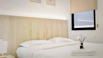 Condo, 3 Bedrooms, Balcony, City View
