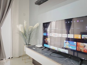 Condo, 3 Bedrooms, Balcony, City View | Room amenity