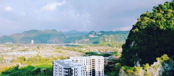 Ipoh Cove Hillside Mini Waterpark Family Suite