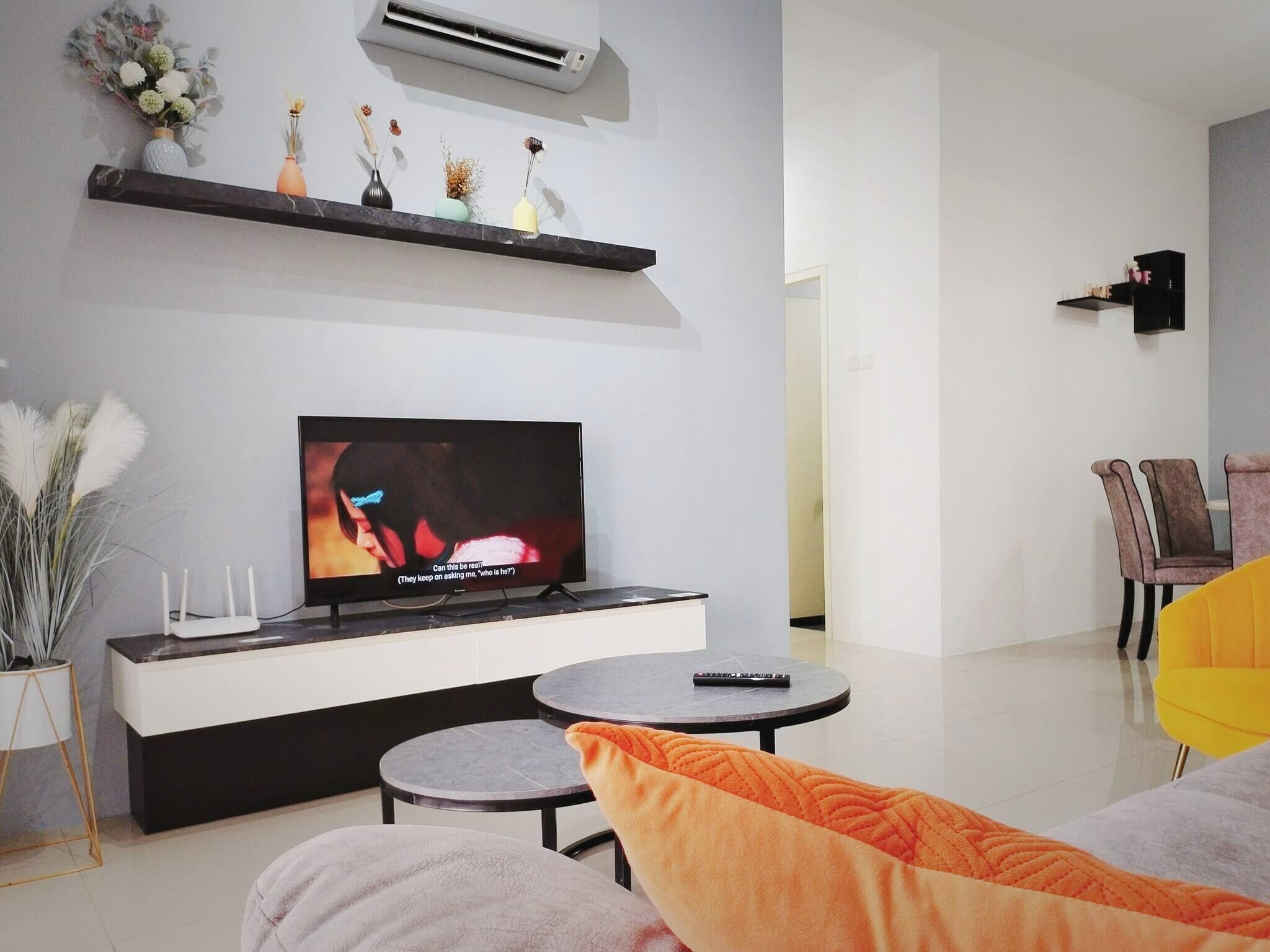 Condo, 3 Bedrooms, Balcony, City View | Living room