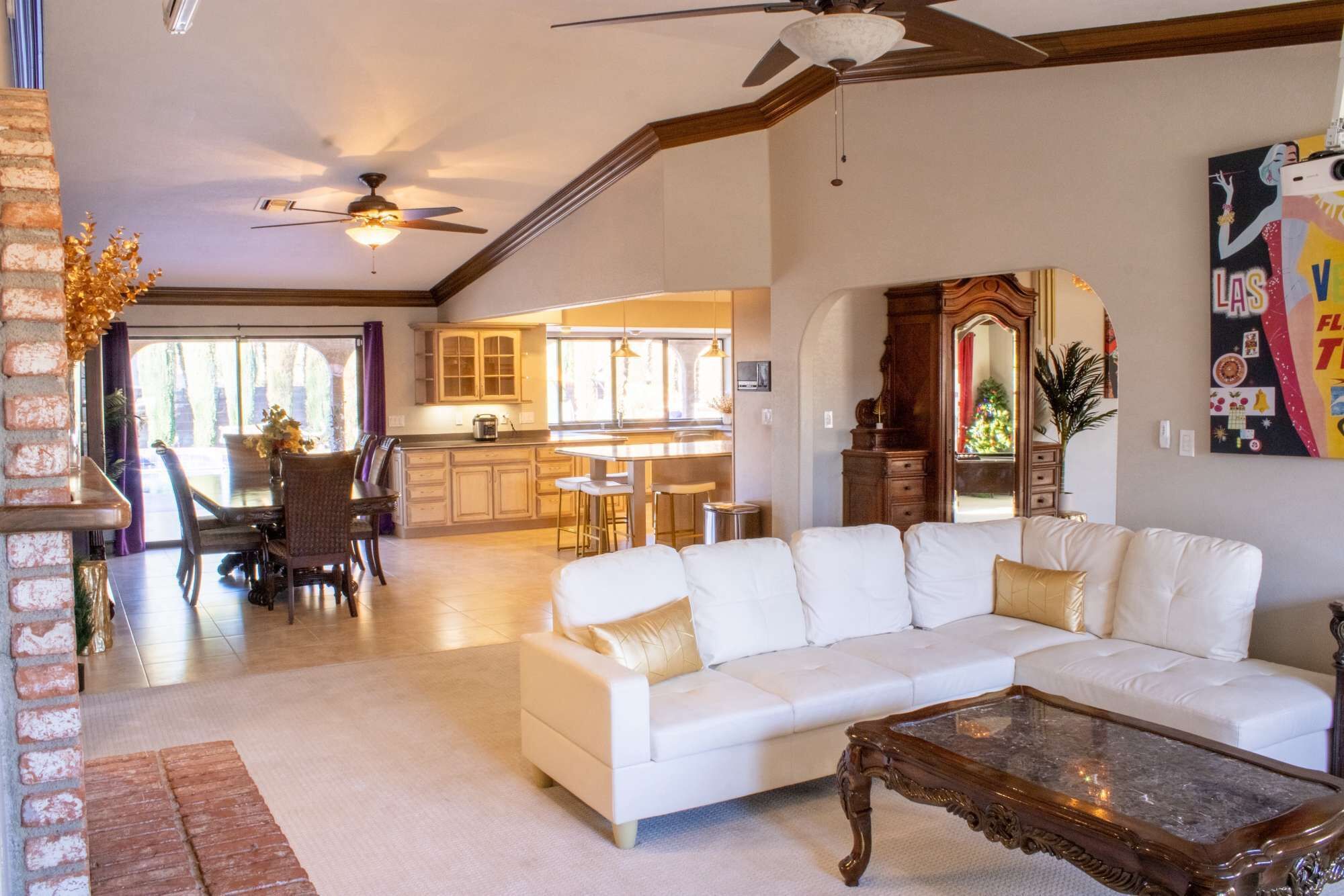 TV, lareira, videogames, pebolim