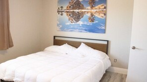6 bedrooms, iron/ironing board, travel cot, WiFi