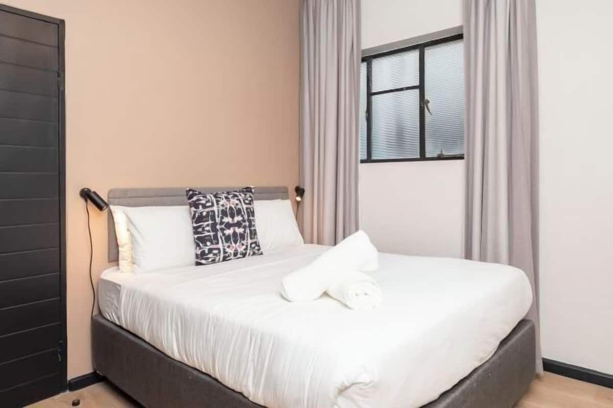 In-room safe, iron/ironing board, free WiFi