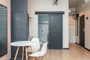 Estudio estándar | Servicio a la habitación