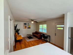 Smart TV, offices - 2 Bed Walk to Duke! SuperHost - B (Durham)