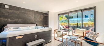 "Hello Sea" Family House with Spa