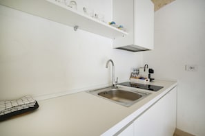 Fridge, dishwasher