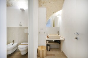 Dusche, Bidet, Shampoo
