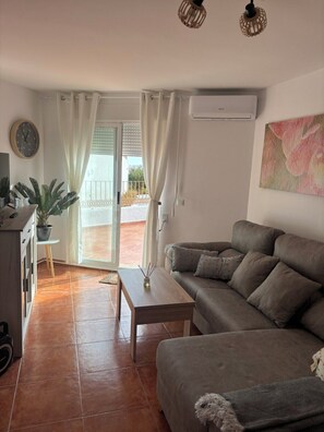Living area - Renov. Apartment Sea view Swimming pool Air conditioning Large terrace Own parking lot (Peniscola)