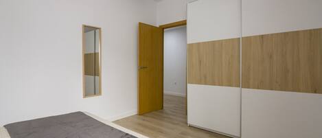 Apartemen | 3 kamar tidur dan setrika/meja setrika