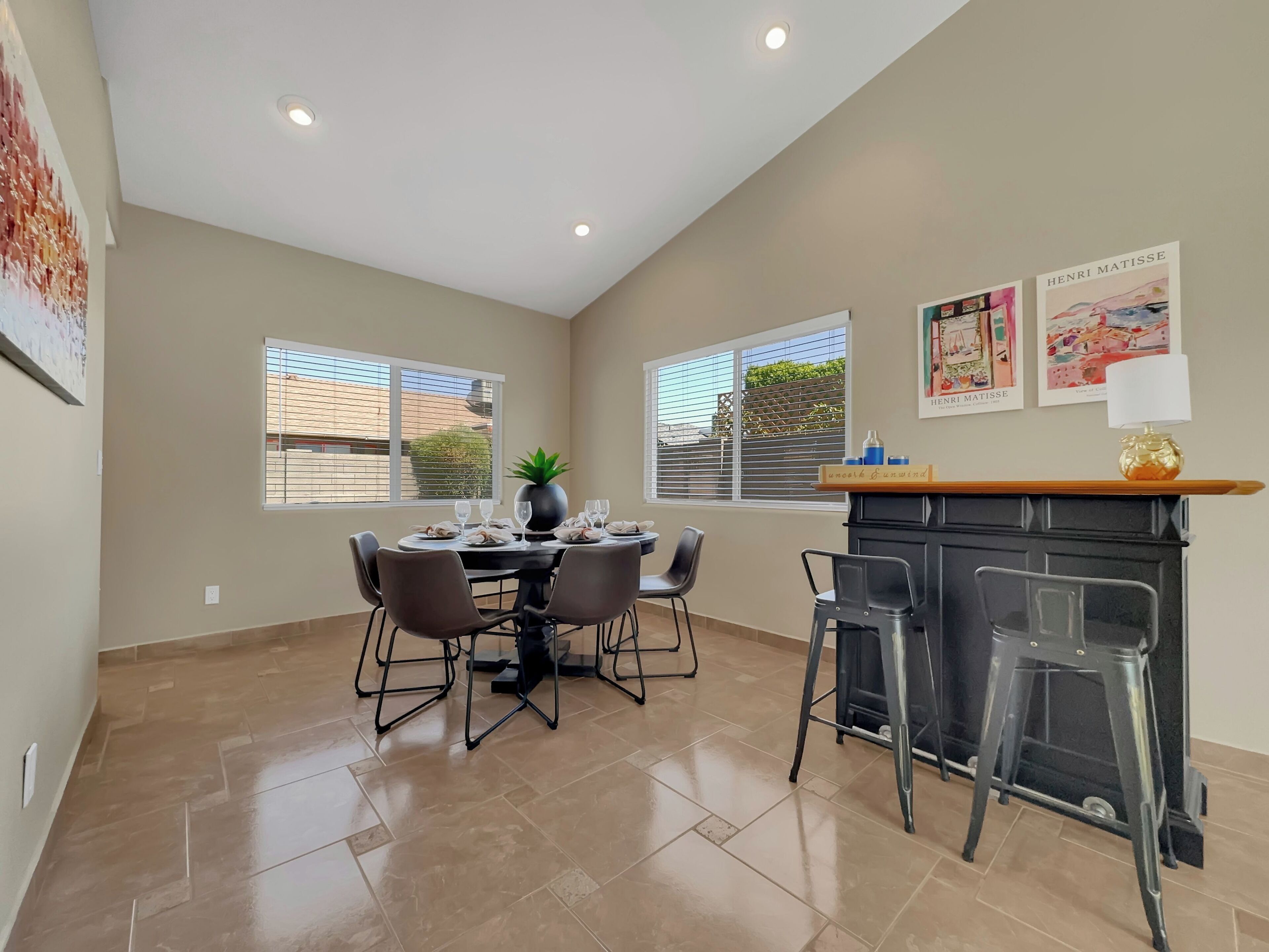 House, Multiple Beds, Pool Access, City View (Yorkshire Glendale) | Dining