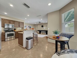 House, Multiple Beds, Pool Access, City View (Yorkshire Glendale) | Private kitchen | Fridge, microwave, oven, stovetop