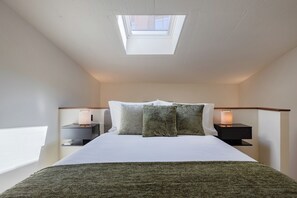 Individually decorated, individually furnished, blackout curtains - Urban Loft at Terracotta Collection (Porto)