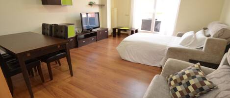 2 bedrooms, bed sheets