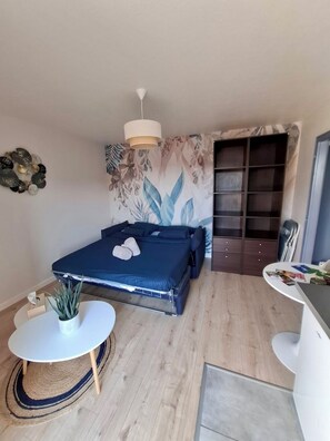 1 bedroom, free WiFi, bed sheets