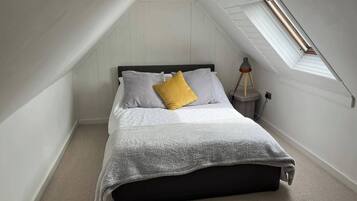 3 bilik tidur, seterika/papan seterika, Internet berwayar percuma