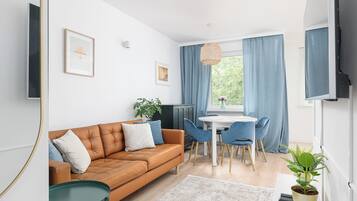 Apartment, Balkon | Wohnzimmer