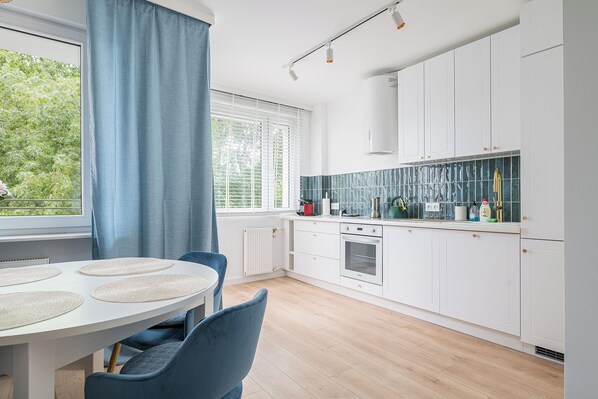 Apartment, Balcony | Private kitchenette