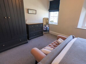 4 ห้องนอน, ห้องพักตกแต่งอย่างมีเอกลักษณ์, ตกแต่งพ�ิเศษโดยเฉพาะ, Wi-Fi ฟรี