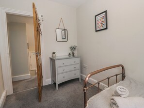 4 bedrooms, individually decorated, individually furnished, free WiFi - The Thistles (Windermere)