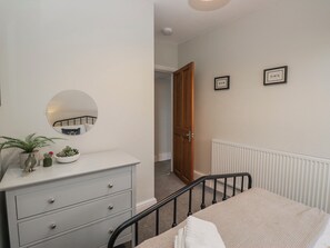 4 Schlafzimmer, individuell dekoriert, individuell eingerichtet