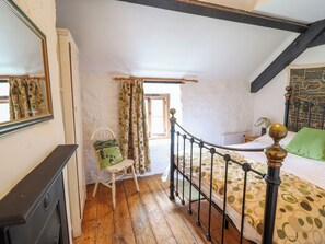 5 bedrooms, individually decorated, individually furnished, free WiFi