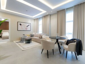 Executive Apartment, 1 King Bed
