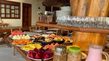 Desayuno bufé gratuito y diario