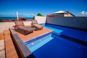 Una piscina cubierta