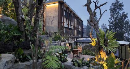 Jambuluwuk Bromo Poshtel