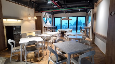 Jambuluwuk Bromo Poshtel