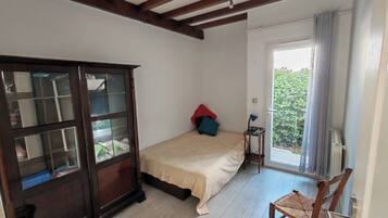 3 bedrooms, iron/ironing board, WiFi