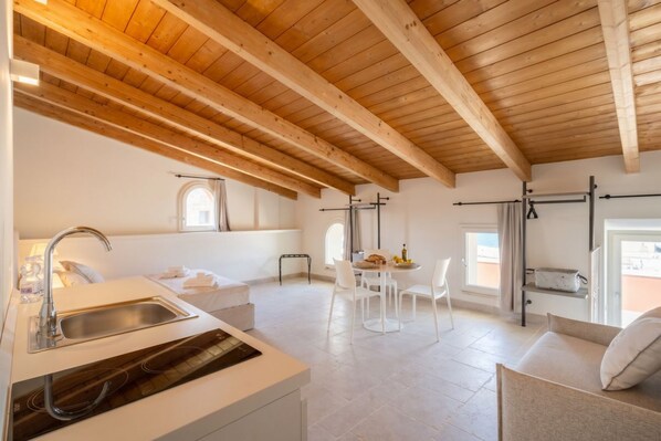 Interior - Palazzo della Torre 204 – Cozy Sea View Suite (Bari)