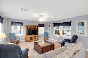 Family House, 4 Bedrooms, Non Smoking, Private Pool | Living room | 55-inch Smart TV with digital channels