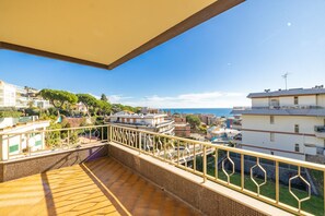 Apartamento clásico | Balcón