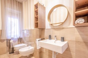 Shower, bidet, towels, shampoo - Papavero - Romantic Poppy (Bari)