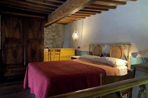 1 bedroom, WiFi, bed sheets - CasaFiore: studio & loft apartment (Capoliveri)