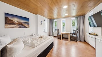 1 slaapkamer, een bureau, reisbedje, gratis wifi