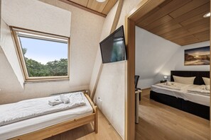 2 bedrooms, desk, travel crib, free WiFi