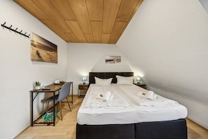 1 Schlafzimmer, Schreibtisch, Reisekinderbett, kostenloses WLAN