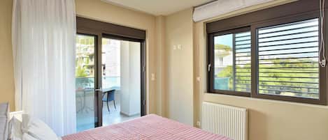 Apartment, Mountain View | Soundproofing, iron/ironing board, free WiFi, bed sheets