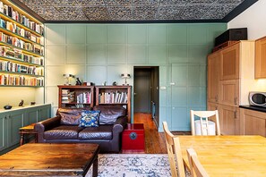 Living room - Stylish West Kensington Flat With Character (London)