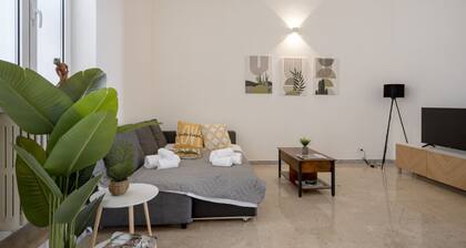 Piazza del Mare - Spacious & Bright Stay near Bariâs Waterfront