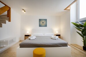 1 bedroom, in-room safe, iron/ironing board, travel cot