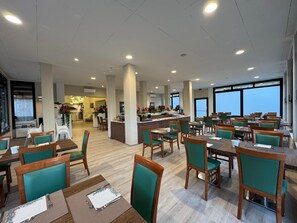 Gratis morgenmadsbuffet hver dag