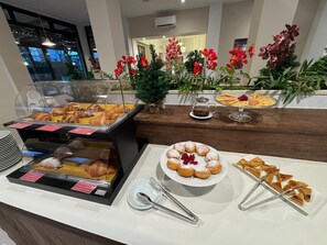 Free daily buffet breakfast - Hotel Bel Sito Peschiera (Peschiera del Garda)