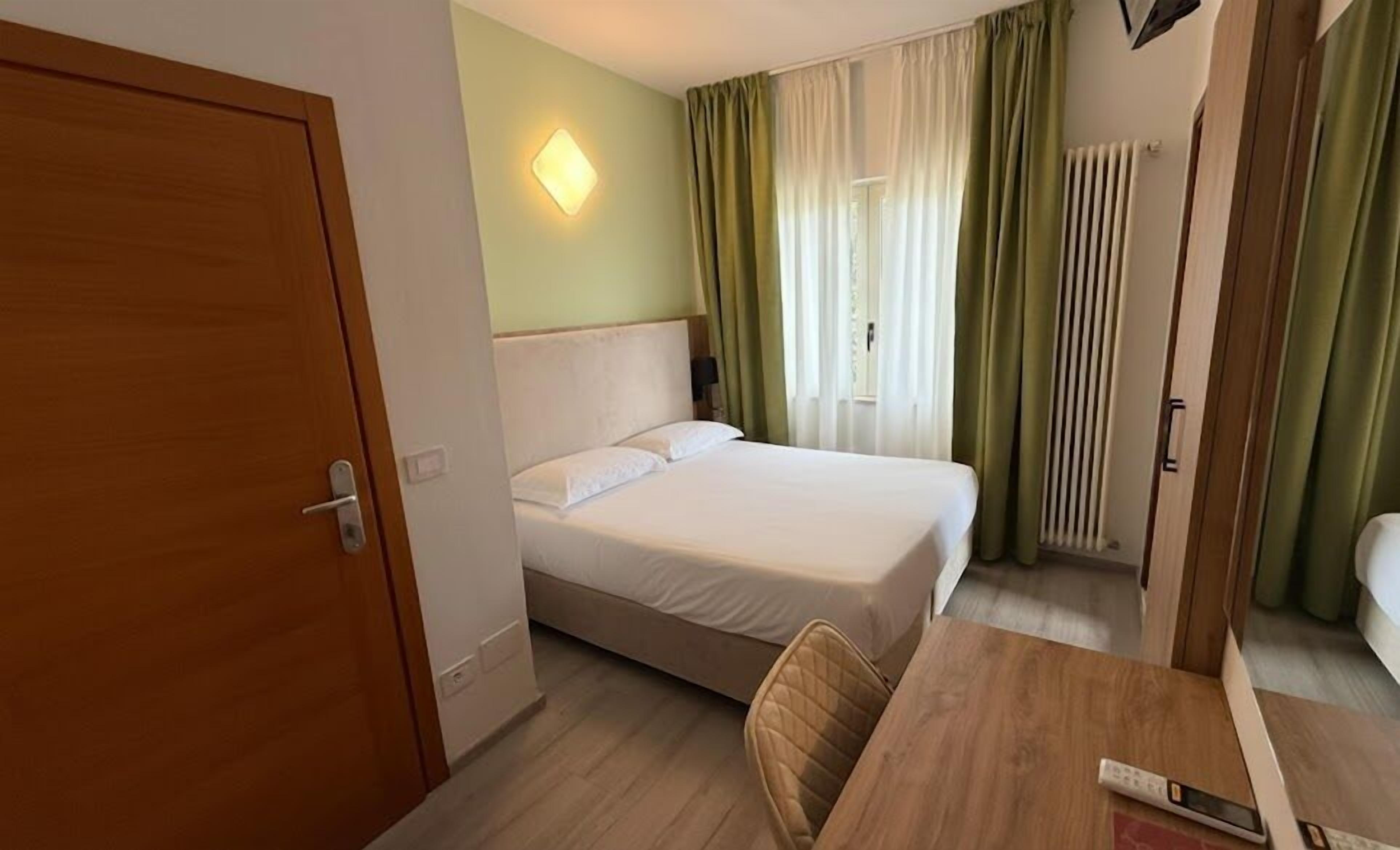 Coffres-forts dans les chambres, bureau, Wi-Fi gratuit