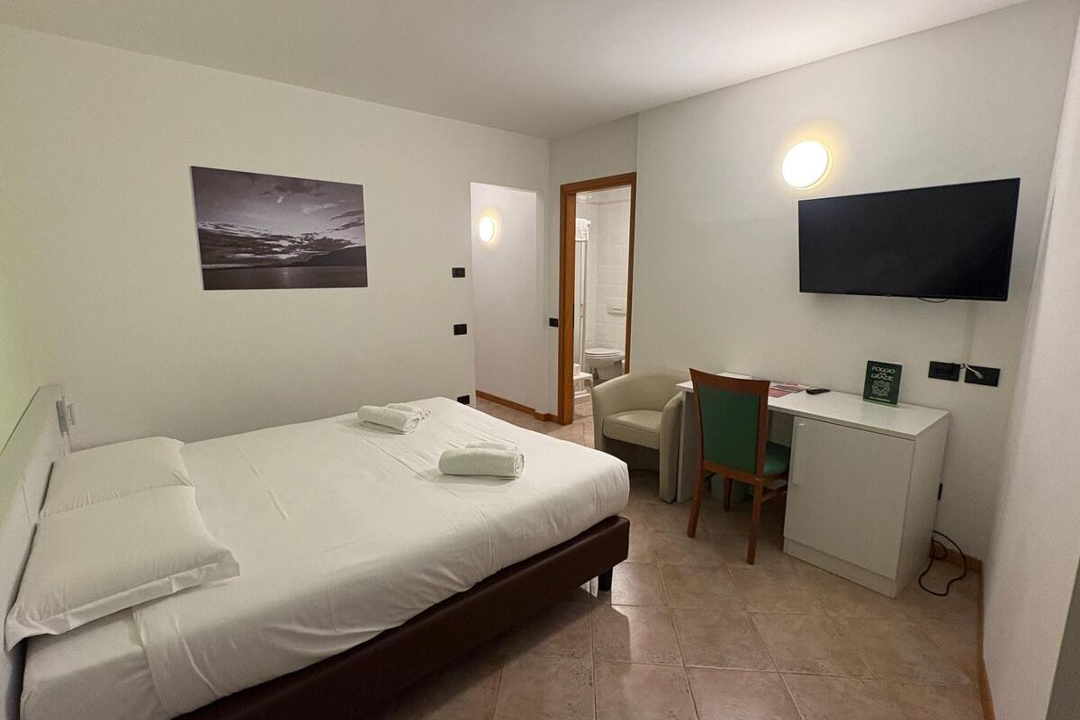 Camera Tripla Dependance senza Ascensore - No Lift | In-room safe, desk, free WiFi