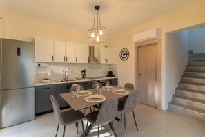 Fridge, microwave, oven, dishwasher - Kolymbia Bella View House (Kolympia)